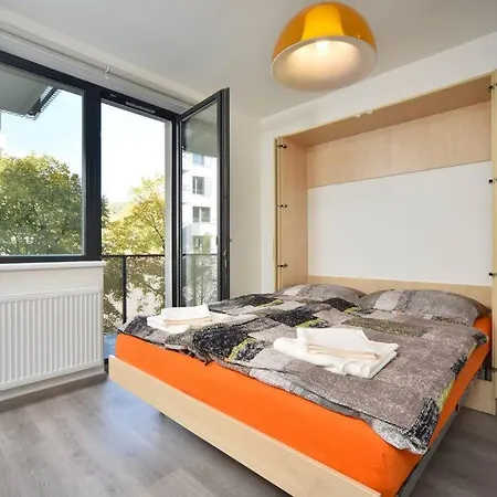 Waltrovka, Free Parking דירה